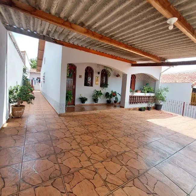 Casa com 2 quartos à venda, 250m2 em Pinhalzinho - SP - imagem 2 Foto 2 de Casa com 2 quartos à venda, 250m2 em Pinhalzinho - SP