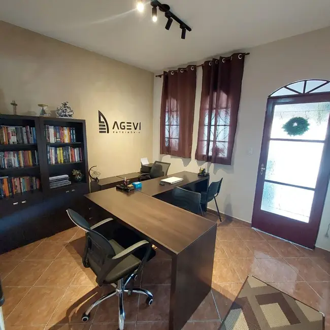 Casa com 2 quartos à venda, 250m2 em Pinhalzinho - SP - imagem 5 Foto 5 de Casa com 2 quartos à venda, 250m2 em Pinhalzinho - SP