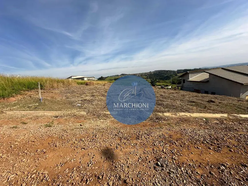 Foto 1 de Terreno / Lote à venda, 1000m2 em Pinhalzinho - SP