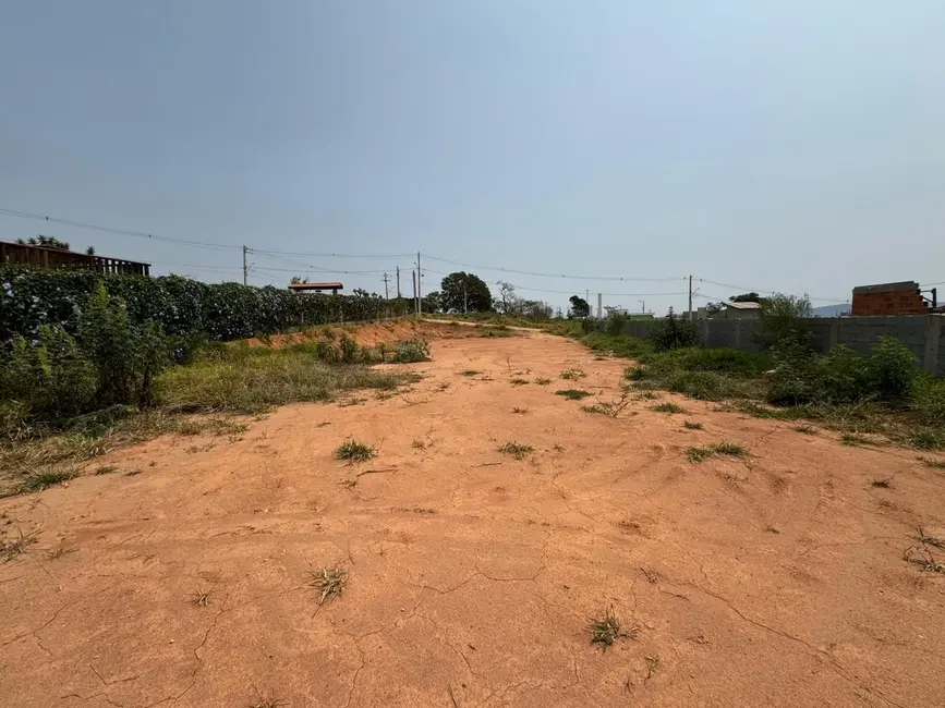 Foto 1 de Terreno / Lote à venda, 1000m2 em Pinhalzinho - SP