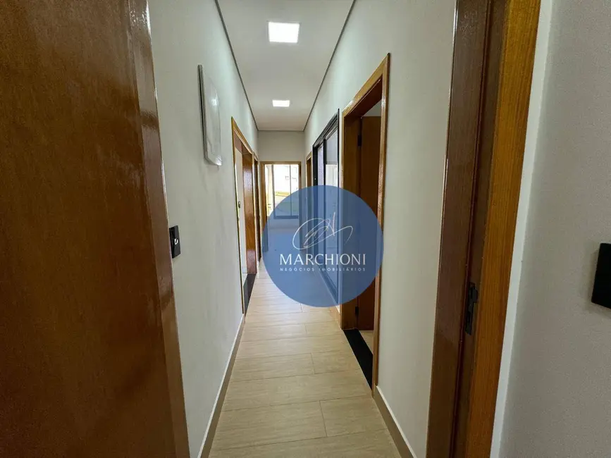 Casa com 3 quartos à venda, 324m2 em Pinhalzinho - SP - imagem 8 Foto 8 de Casa com 3 quartos à venda, 324m2 em Pinhalzinho - SP