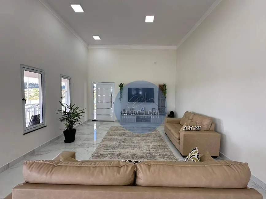 Chácara com 3 quartos à venda, 1017m2 em Pinhalzinho - SP - imagem 8 Foto 8 de Chácara com 3 quartos à venda, 1017m2 em Pinhalzinho - SP