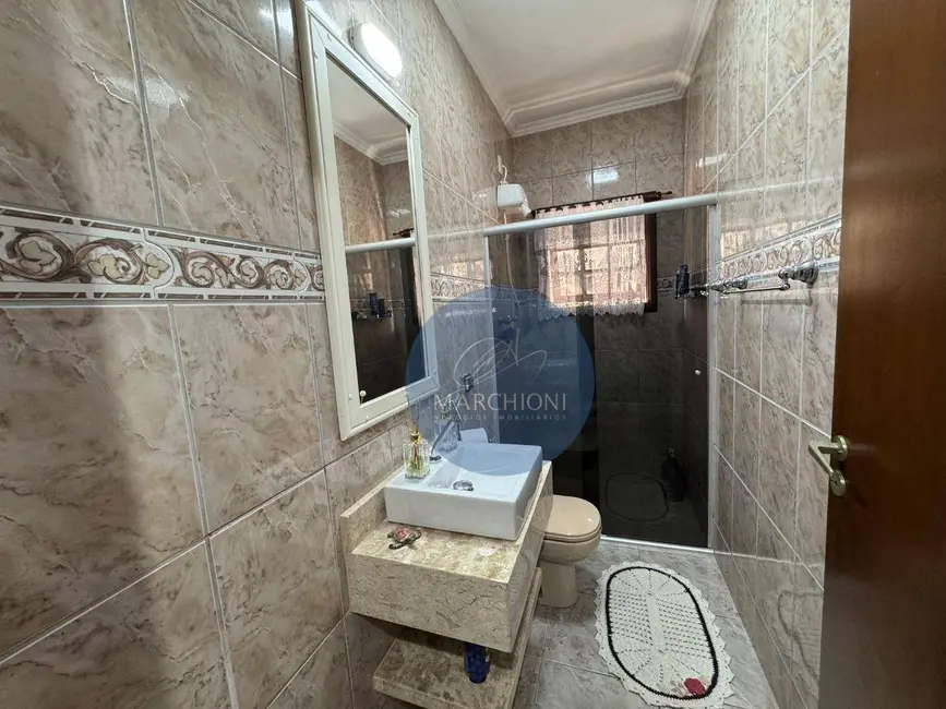 Casa com 3 quartos à venda, 250m2 em Pinhalzinho - SP - imagem 9 Foto 9 de Casa com 3 quartos à venda, 250m2 em Pinhalzinho - SP
