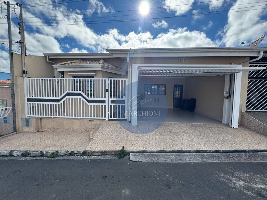 Casa com 3 quartos à venda, 250m2 em Pinhalzinho - SP - imagem 1 Foto 1 de Casa com 3 quartos à venda, 250m2 em Pinhalzinho - SP