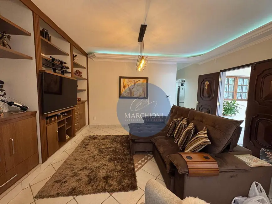 Casa com 3 quartos à venda, 250m2 em Pinhalzinho - SP - imagem 3 Foto 3 de Casa com 3 quartos à venda, 250m2 em Pinhalzinho - SP