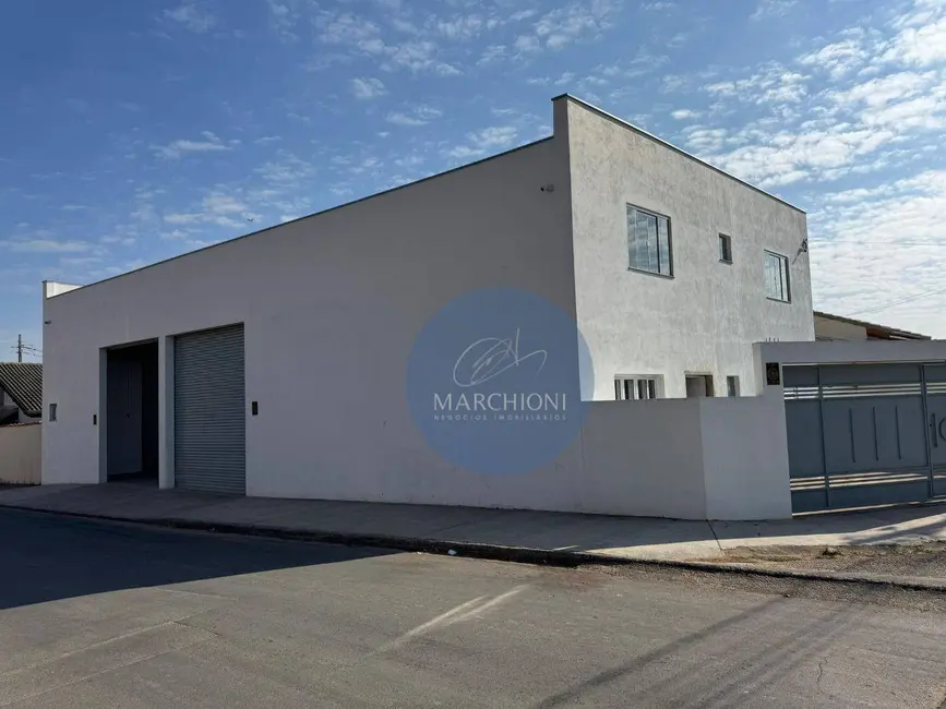 Foto 1 de Armazém / Galpão à venda, 252m2 em Pinhalzinho - SP