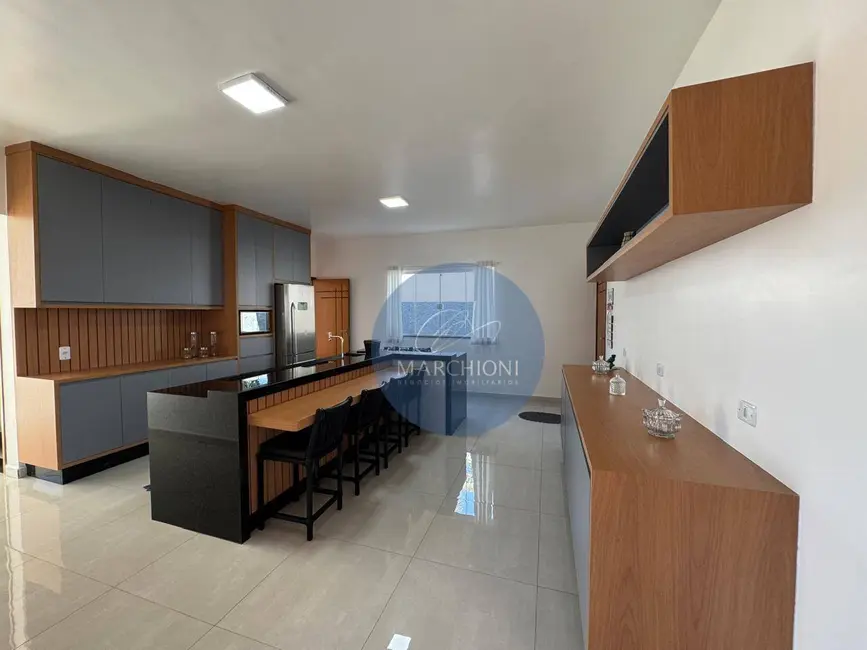 Foto 6 de Chácara com 5 quartos à venda, 1142m2 em Pinhalzinho - SP