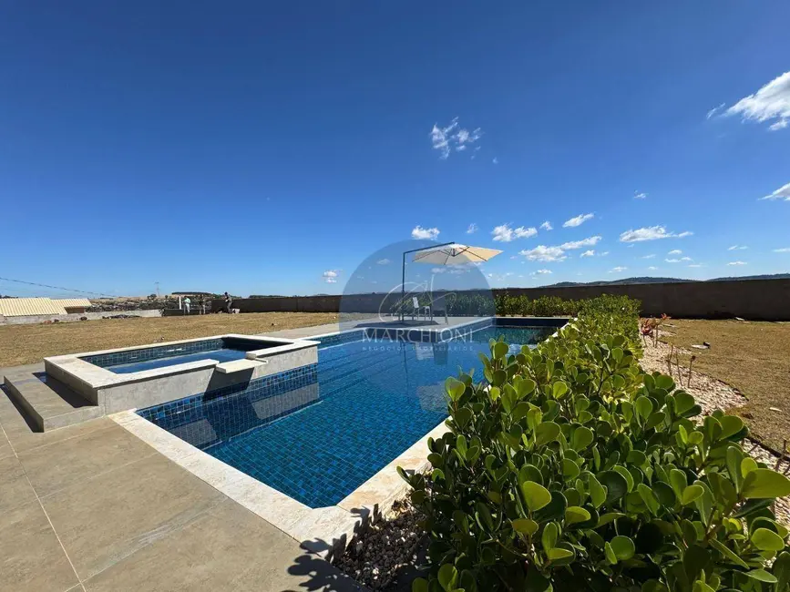 Chácara com 2 quartos à venda, 1177m2 em Pinhalzinho - SP - imagem 1 Foto 1 de Chácara com 2 quartos à venda, 1177m2 em Pinhalzinho - SP