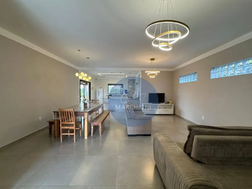 Foto 3 de Chácara com 5 quartos à venda, 1600m2 em Pinhalzinho - SP