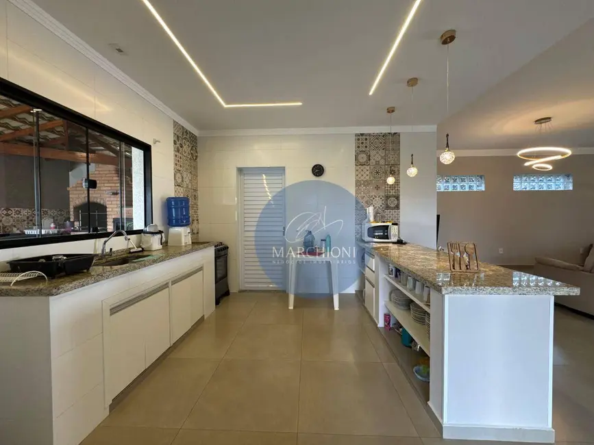 Foto 6 de Chácara com 5 quartos à venda, 1600m2 em Pinhalzinho - SP