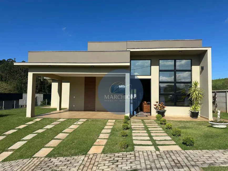 Chácara com 3 quartos à venda, 1000m2 em Tuiuti - SP - imagem 1 Foto 1 de Chácara com 3 quartos à venda, 1000m2 em Tuiuti - SP