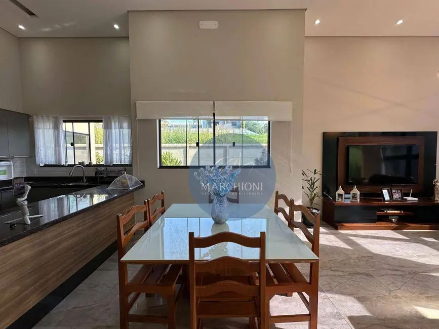 Chácara com 3 quartos à venda, 1000m2 em Tuiuti - SP - imagem 7 Foto 7 de Chácara com 3 quartos à venda, 1000m2 em Tuiuti - SP