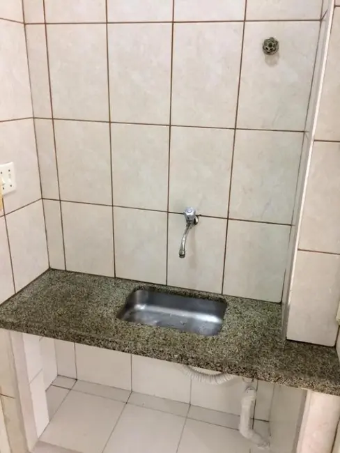 Foto 4 de Kitnet à venda, 28m2 em Ponta da Praia, Santos - SP