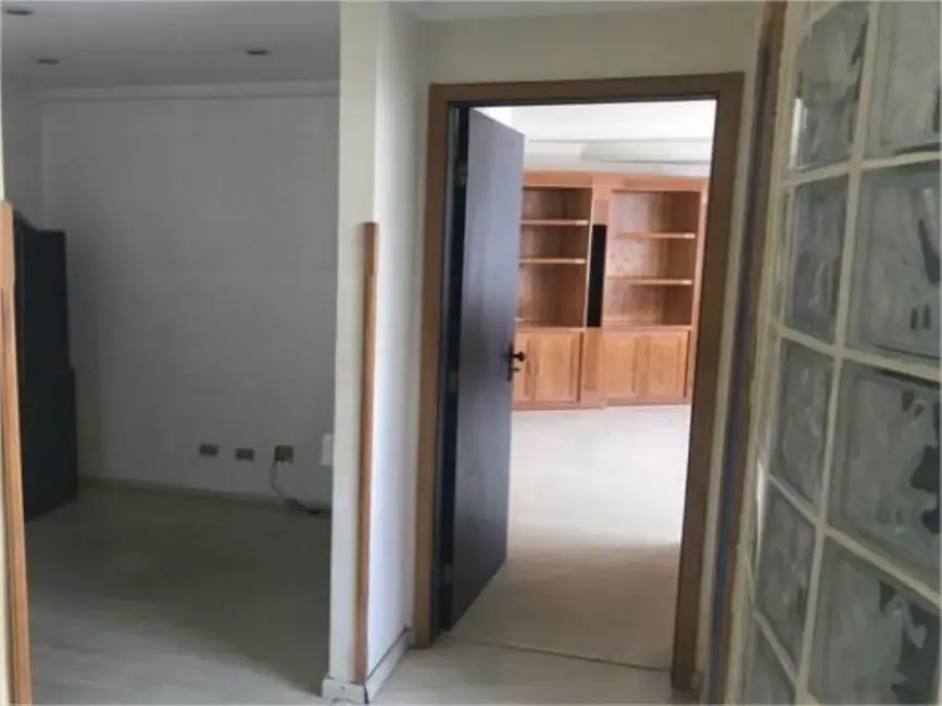 Sala Comercial para alugar, 54m2 em Gonzaga, Santos - SP - imagem 4 Foto 4 de Sala Comercial para alugar, 54m2 em Gonzaga, Santos - SP