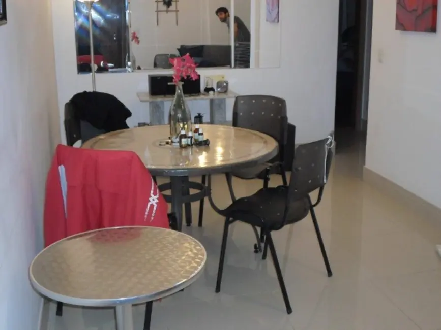 Apartamento com 2 quartos à venda, 170m2 em Gonzaga, Santos - SP - imagem 5 Foto 5 de Apartamento com 2 quartos à venda, 170m2 em Gonzaga, Santos - SP