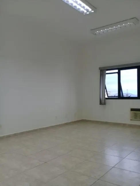 Sala Comercial à venda e para alugar, 30m2 em Centro, Santos - SP - imagem 3 Foto 3 de Sala Comercial à venda e para alugar, 30m2 em Centro, Santos - SP