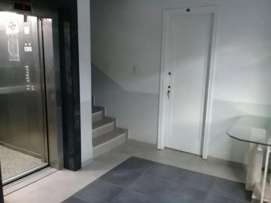 Sala Comercial à venda e para alugar, 30m2 em Centro, Santos - SP - imagem 9 Foto 9 de Sala Comercial à venda e para alugar, 30m2 em Centro, Santos - SP