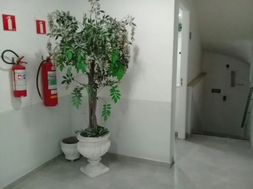 Sala Comercial à venda e para alugar, 30m2 em Centro, Santos - SP - imagem 8 Foto 8 de Sala Comercial à venda e para alugar, 30m2 em Centro, Santos - SP