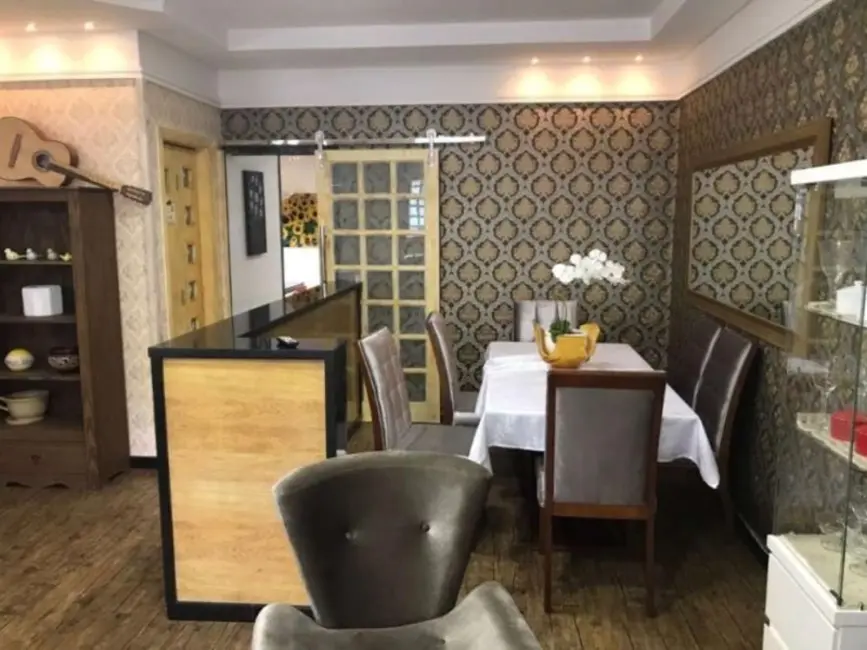 Foto 2 de Sobrado com 4 quartos à venda, 360m2 em Marapé, Santos - SP