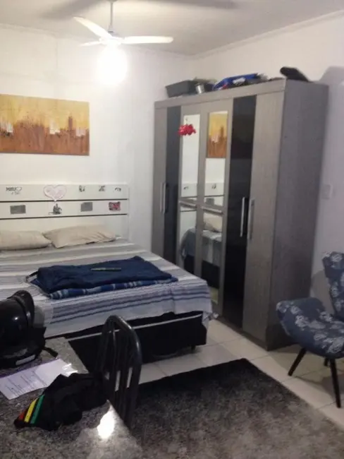 Foto 3 de Kitnet à venda, 33m2 em Itararé, Sao Vicente - SP