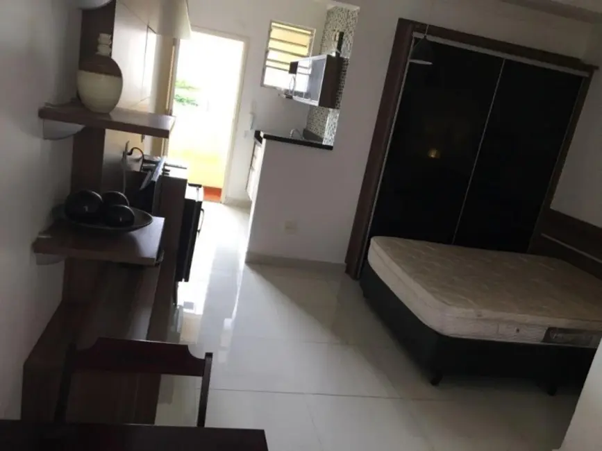 Foto 5 de Kitnet à venda, 30m2 em Ponta da Praia, Santos - SP