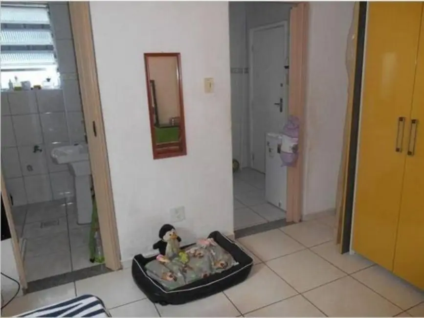 Foto 3 de Kitnet à venda, 28m2 em Ponta da Praia, Santos - SP