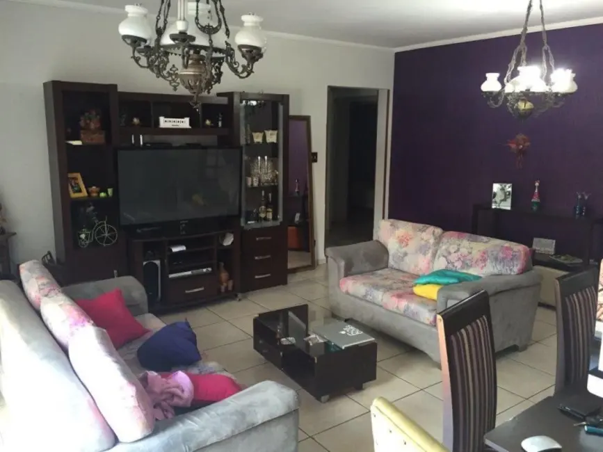 Apartamento com 2 quartos para alugar, 120m2 em Gonzaga, Santos - SP - imagem 4 Foto 4 de Apartamento com 2 quartos para alugar, 120m2 em Gonzaga, Santos - SP
