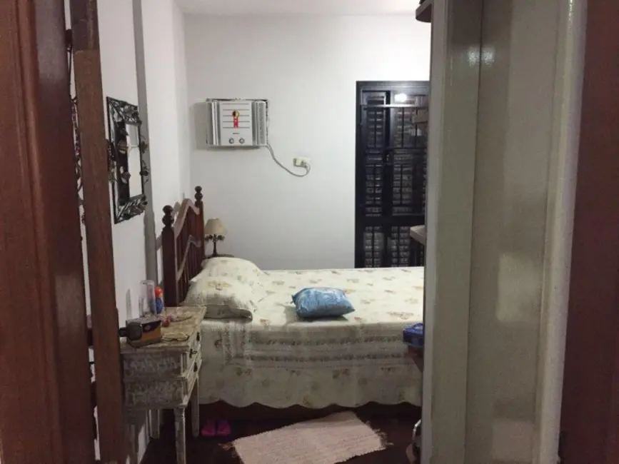 Apartamento com 2 quartos para alugar, 120m2 em Gonzaga, Santos - SP - imagem 5 Foto 5 de Apartamento com 2 quartos para alugar, 120m2 em Gonzaga, Santos - SP