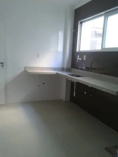 Apartamento com 2 quartos à venda, 89m2 em Gonzaga, Santos - SP - imagem 8 Foto 8 de Apartamento com 2 quartos à venda, 89m2 em Gonzaga, Santos - SP