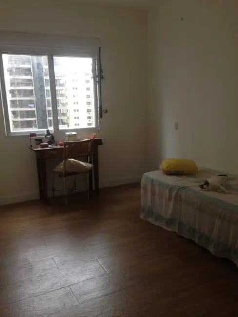 Apartamento com 3 quartos à venda, 146m2 em Gonzaga, Santos - SP - imagem 4 Foto 4 de Apartamento com 3 quartos à venda, 146m2 em Gonzaga, Santos - SP