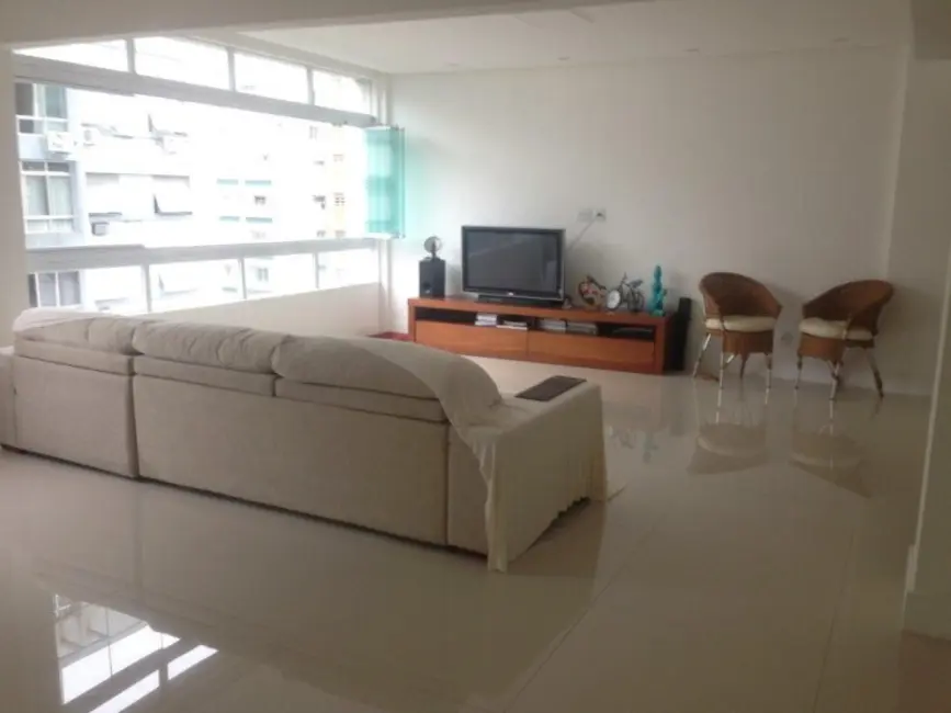 Apartamento com 3 quartos à venda, 146m2 em Gonzaga, Santos - SP - imagem 3 Foto 3 de Apartamento com 3 quartos à venda, 146m2 em Gonzaga, Santos - SP