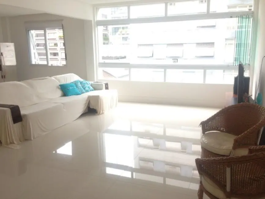 Apartamento com 3 quartos à venda, 146m2 em Gonzaga, Santos - SP - imagem 2 Foto 2 de Apartamento com 3 quartos à venda, 146m2 em Gonzaga, Santos - SP