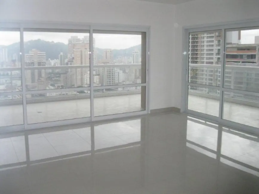 Foto 3 de Apartamento com 3 quartos à venda, 207m2 em Gonzaga,  - SP