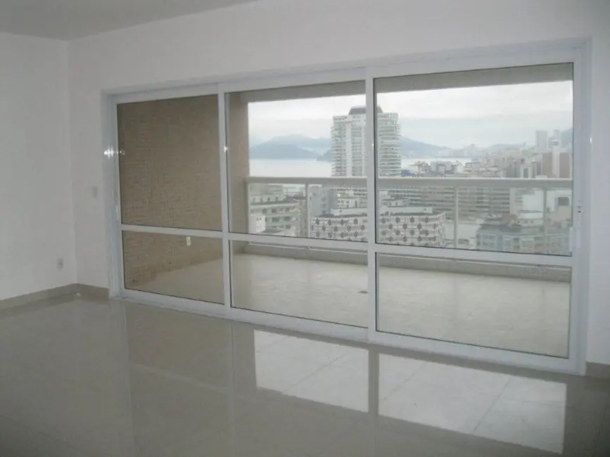 Foto 4 de Apartamento com 3 quartos à venda, 207m2 em Gonzaga,  - SP