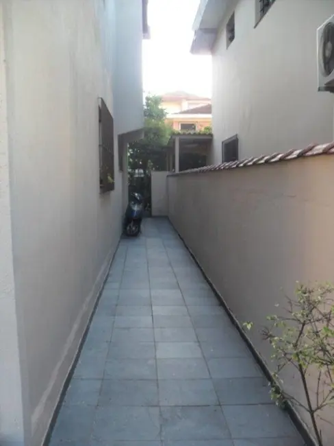 Casa com 3 quartos à venda e para alugar, 154m2 em Embaré, Santos - SP - imagem 3 Foto 3 de Casa com 3 quartos à venda e para alugar, 154m2 em Embaré, Santos - SP