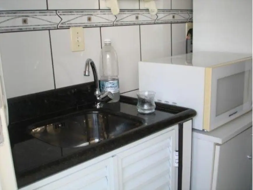 Foto 8 de Kitnet à venda, 30m2 em Gonzaga, Santos - SP