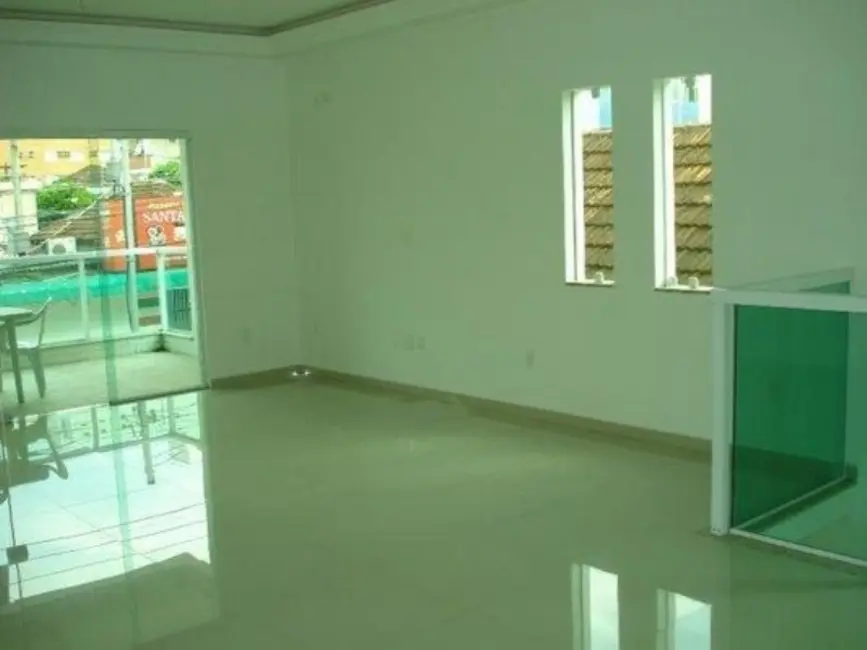 Foto 1 de Casa com 3 quartos à venda, 176m2 em Marapé, Santos - SP