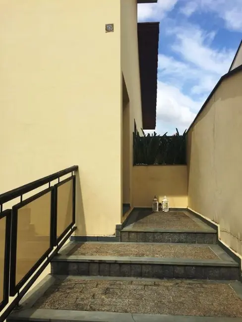 Foto 2 de Casa com 4 quartos à venda, 330m2 em Jardim das Vertentes, São Paulo - SP