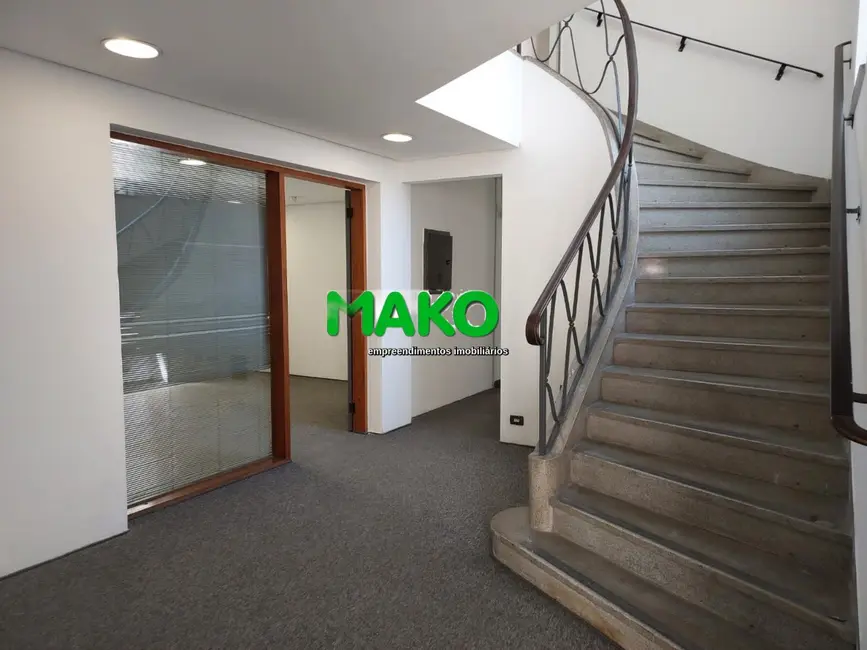 Sobrado com 8 quartos para alugar, 300m2 em Pinheiros, São Paulo - SP - imagem 4 Foto 4 de Sobrado com 8 quartos para alugar, 300m2 em Pinheiros, São Paulo - SP