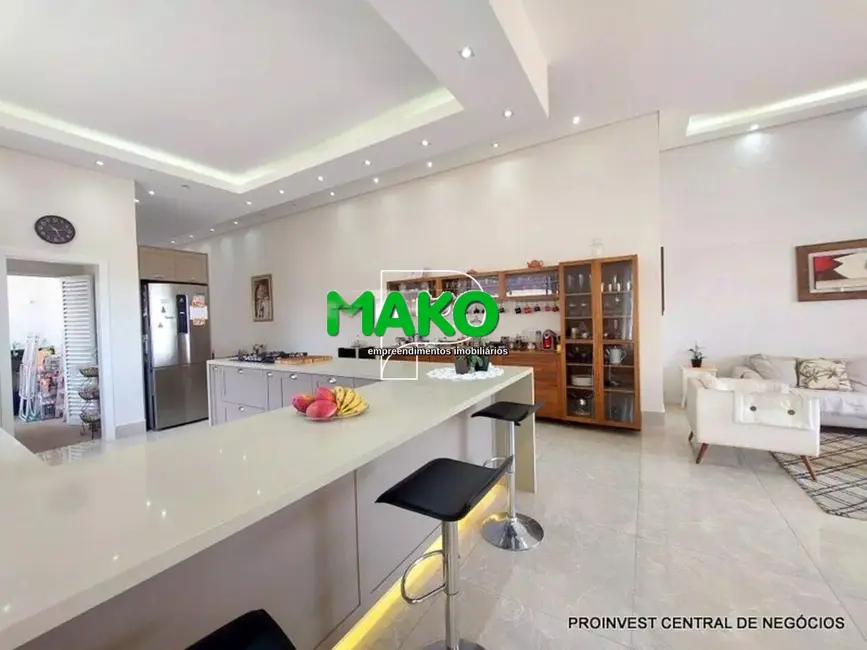 Casa com 4 quartos à venda, 364m2 em Chácaras São Carlos, Cotia - SP - imagem 4 Foto 4 de Casa com 4 quartos à venda, 364m2 em Chácaras São Carlos, Cotia - SP