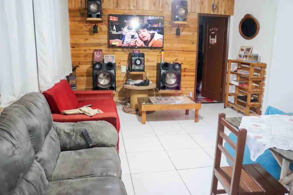 Foto 3 de Casa com 5 quartos para alugar, 110m2 em Centro, Marica - RJ