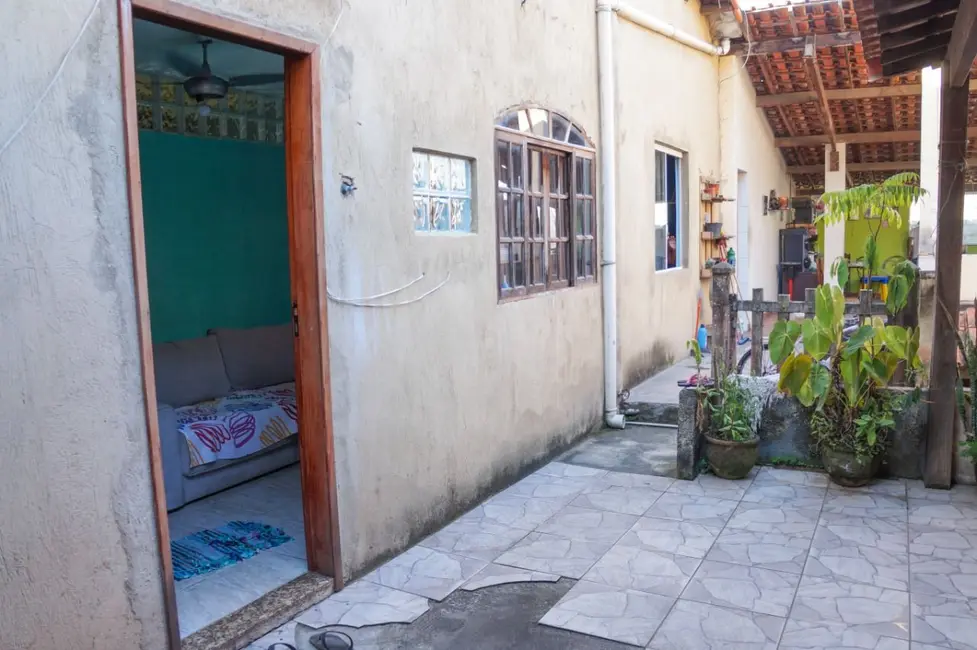 Foto 1 de Casa com 5 quartos para alugar, 110m2 em Centro, Marica - RJ