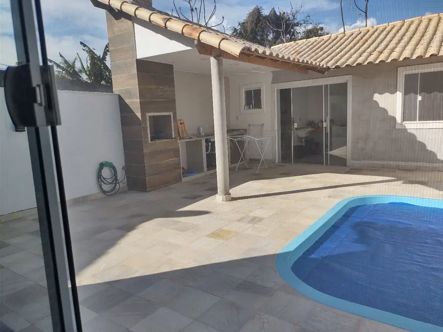 Foto 3 de Casa com 2 quartos à venda, 245m2 em Marica - RJ