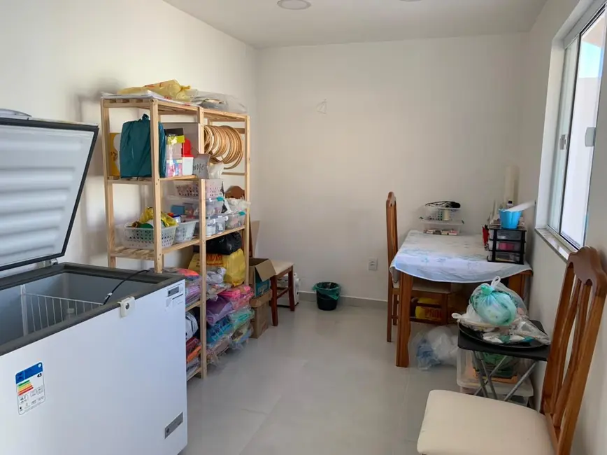 Foto 4 de Casa com 2 quartos à venda, 245m2 em Marica - RJ