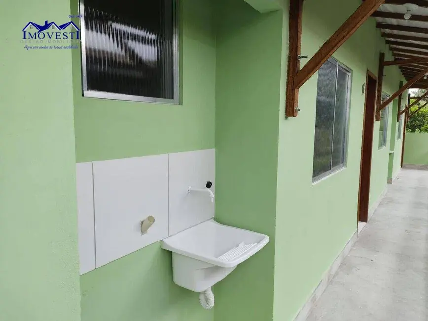 Foto 3 de Kitnet com 1 quarto para alugar em Jacaroá, Marica - RJ