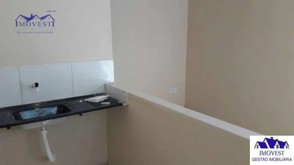 Foto 5 de Kitnet com 1 quarto para alugar em Jacaroá, Marica - RJ