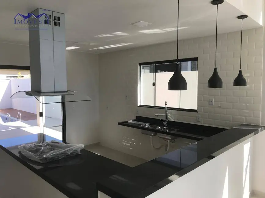Foto 9 de Casa de Condomínio com 3 quartos à venda, 370m2 em Marica - RJ