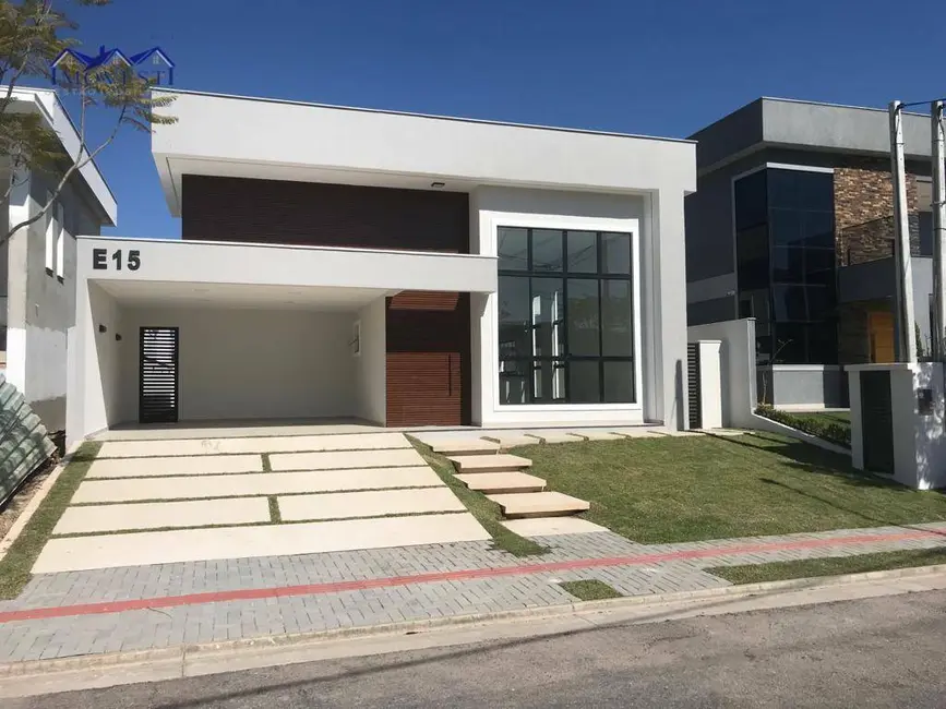 Foto 1 de Casa de Condomínio com 3 quartos à venda, 370m2 em Marica - RJ