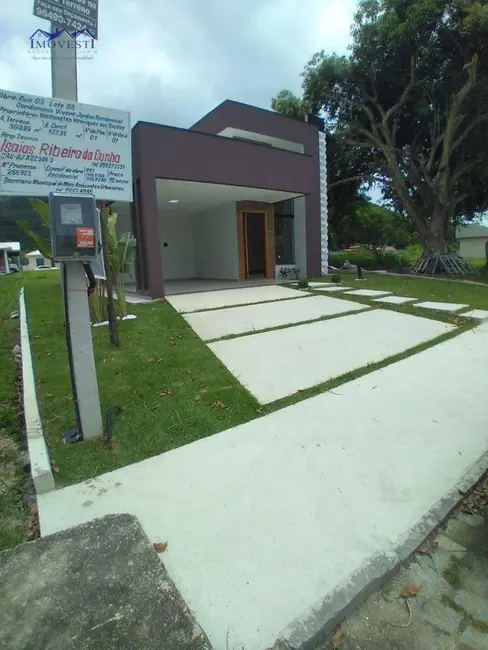 Foto 2 de Casa de Condomínio com 3 quartos à venda, 360m2 em Marica - RJ