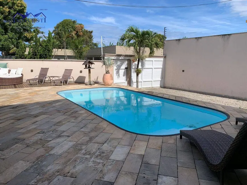 Casa de Condomínio com 5 quartos à venda, 600m2 em Itapeba, Marica - RJ - imagem 3 Foto 3 de Casa de Condomínio com 5 quartos à venda, 600m2 em Itapeba, Marica - RJ